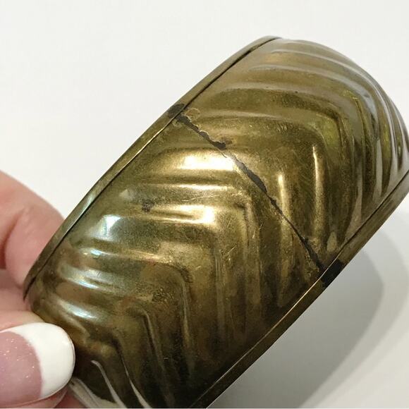 Vintage Brass Ribbed Bracelet Boho India Oversized Wide Chunky Puffy Bollywood - Picture 8 of 10